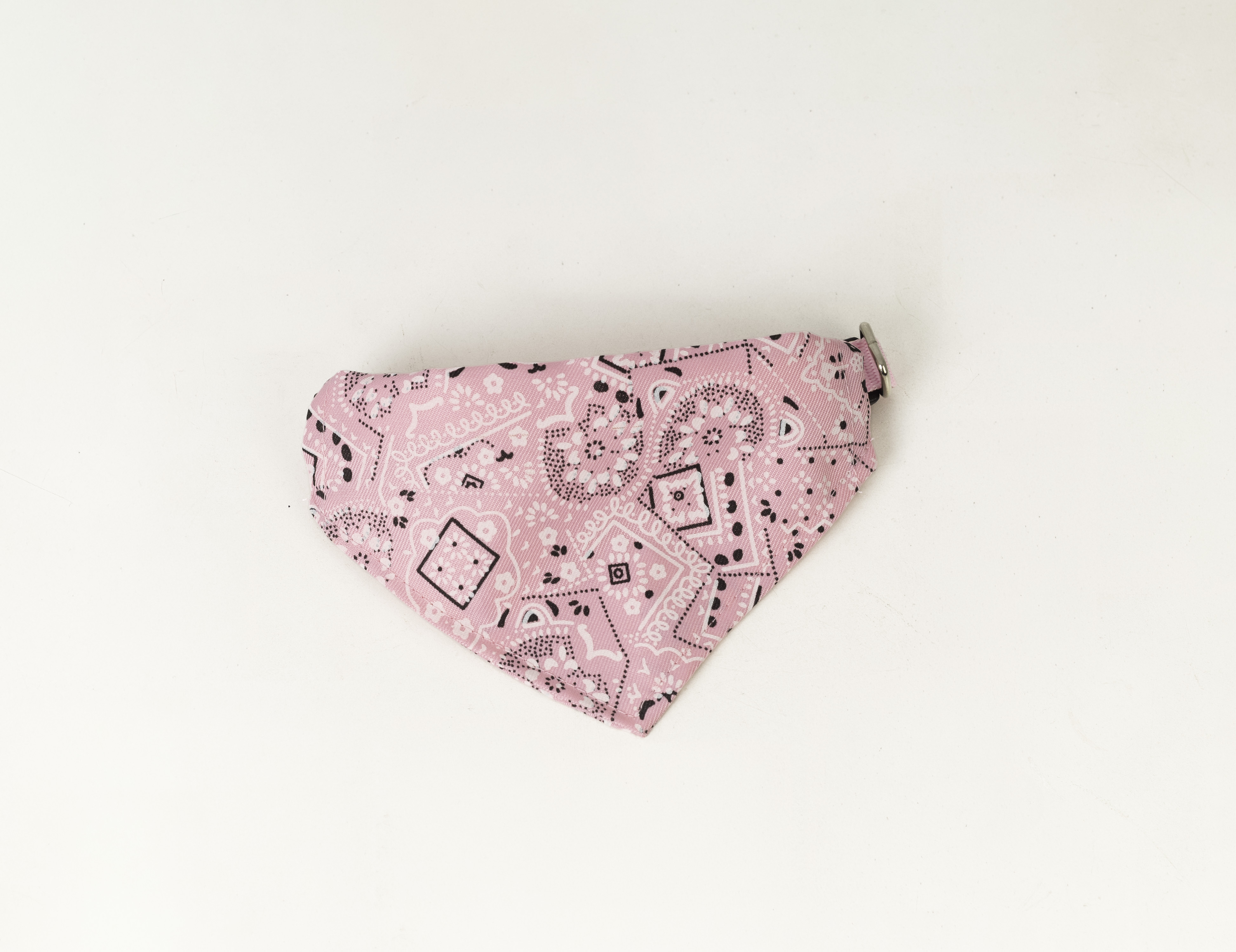 باندانا كاجوال لون وردي منقوش