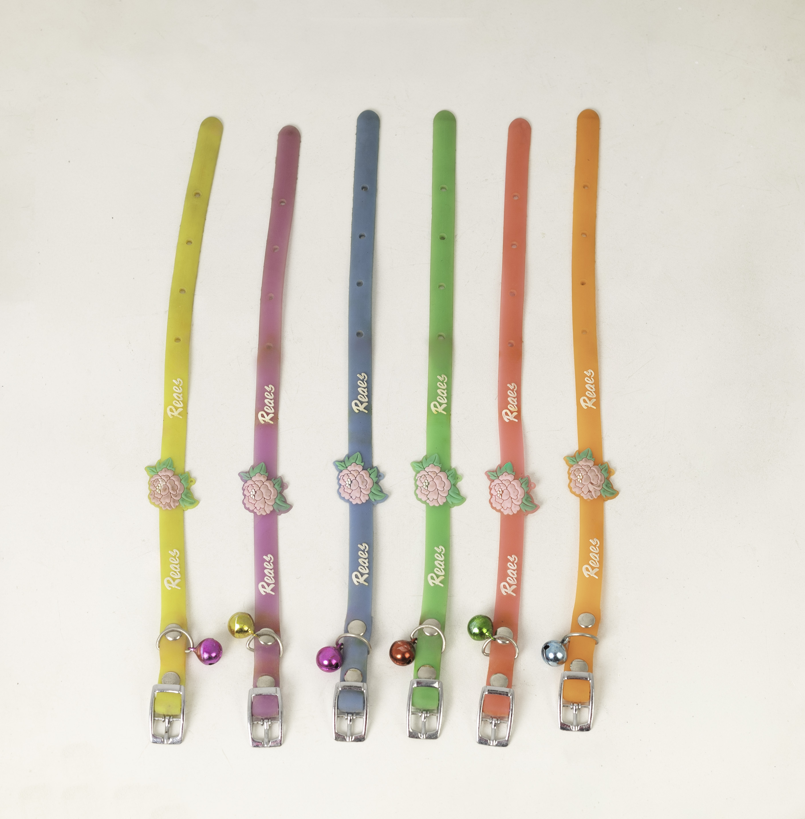 طوق الورد للقط مع الجرس