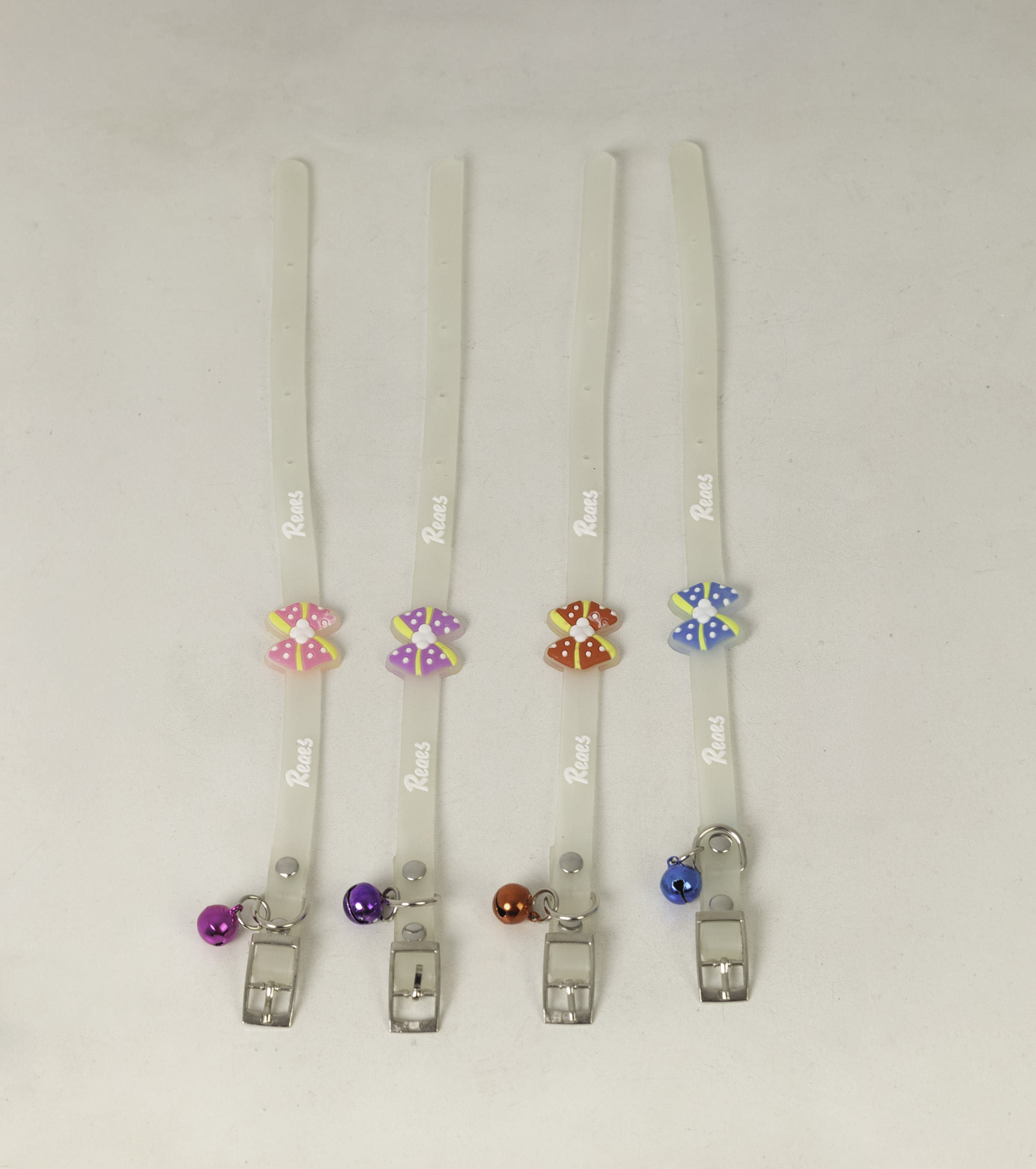 أطواق لطيفة للقطط مع جرس شفافة